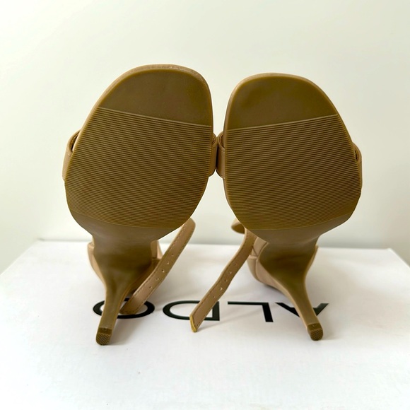 STEVE MADDEN - matte nude heels - Picture 3 of 5